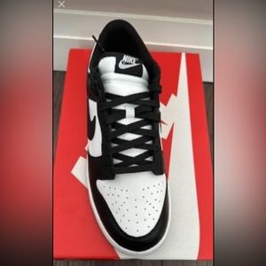 Nike dunk low retro PANDA - BNIB never worn size men’s 11